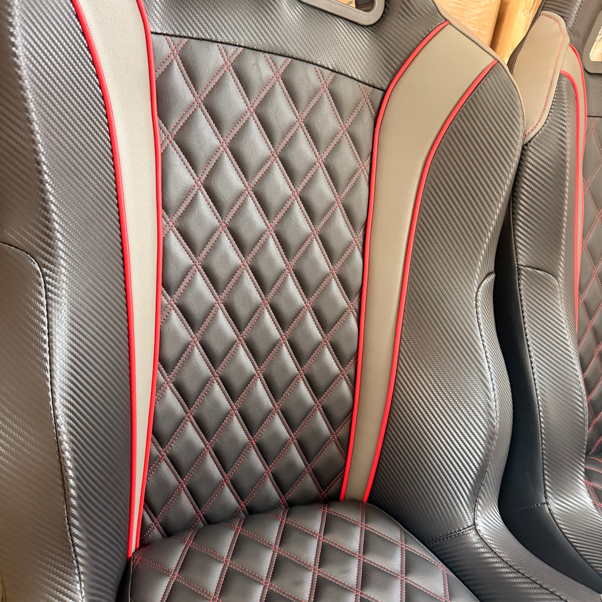 (Red) Daytona Suspension Seat WD-179