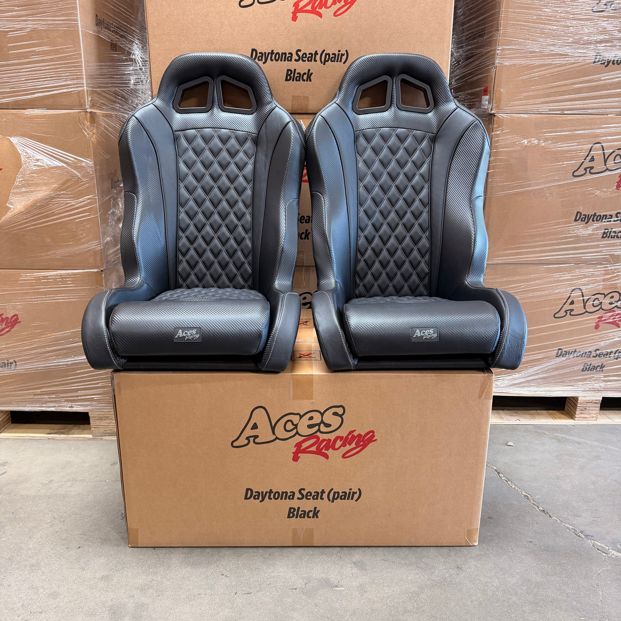 (Black) Carbon Edition Daytona Suspension Seat WD-144