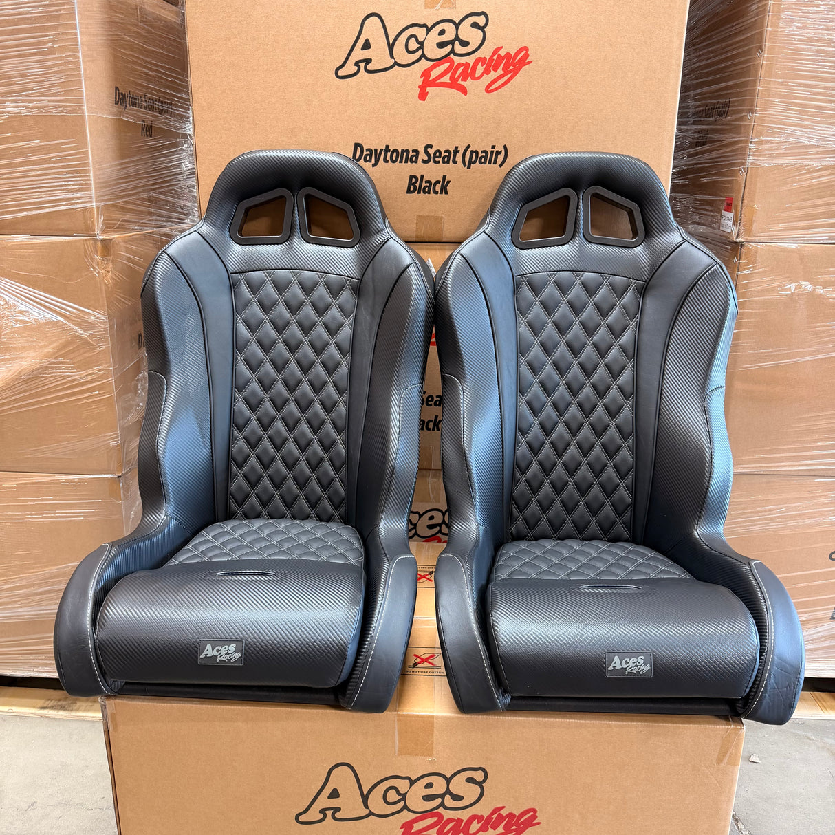 (Black) Heated Daytona Suspension Seats WD-189